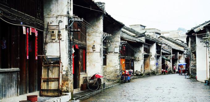 两会上的“机”智服务
